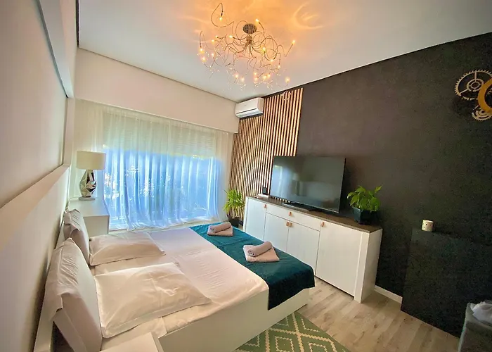 Sunny Riviera Apartment