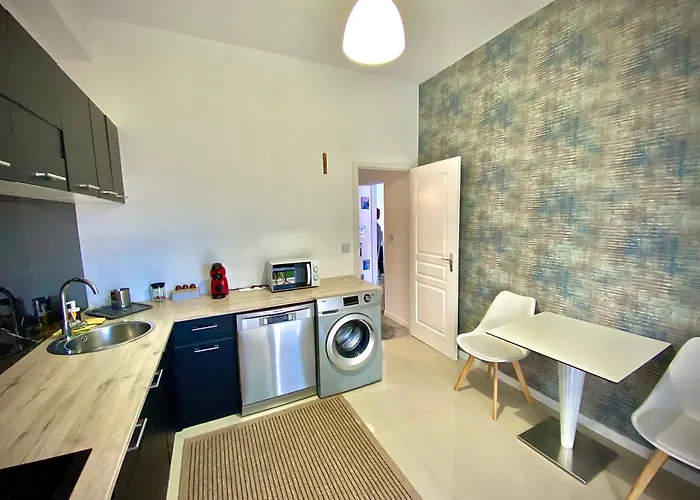 Sunny Riviera Apartment