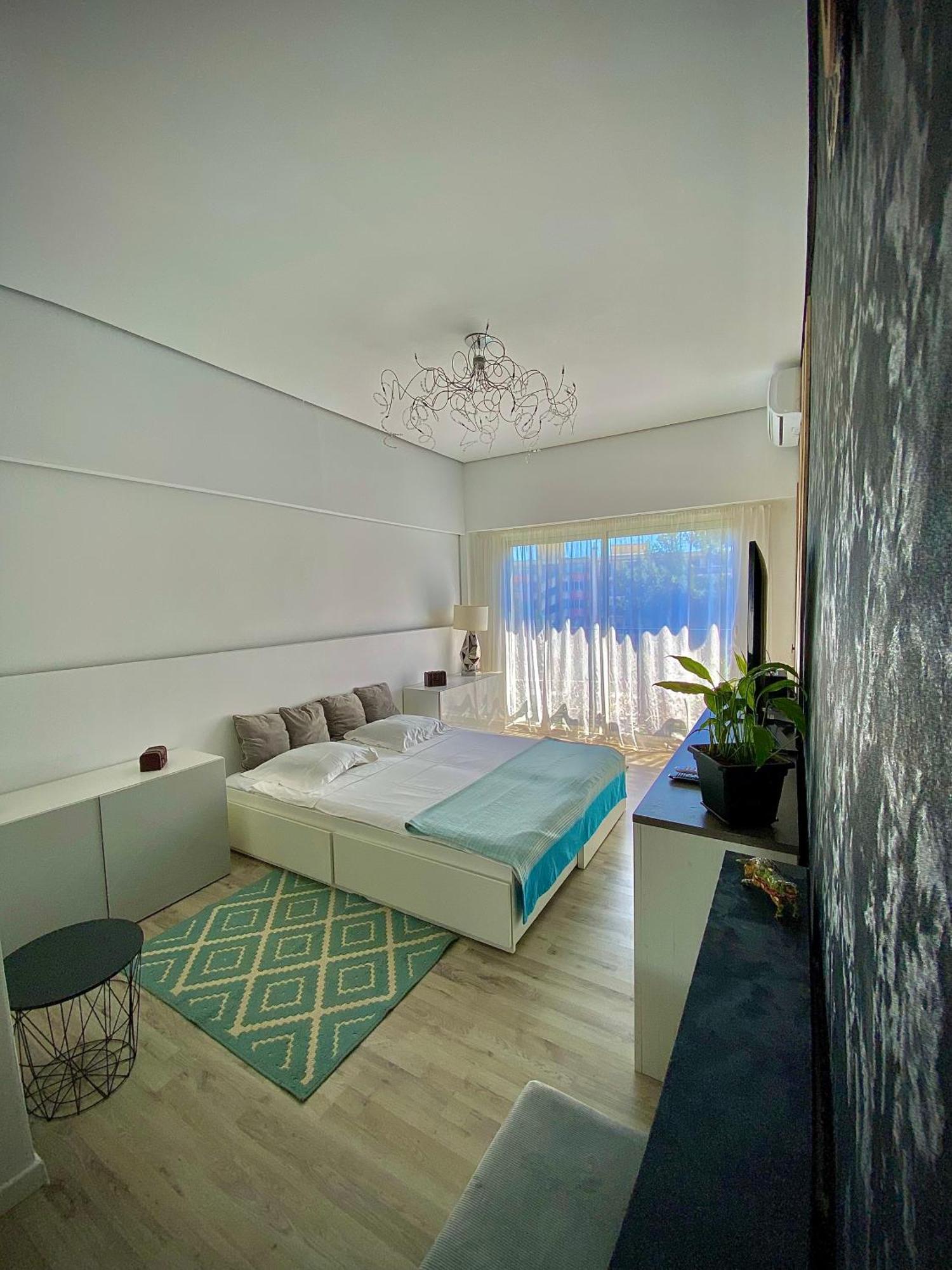 Sunny Riviera Apartment